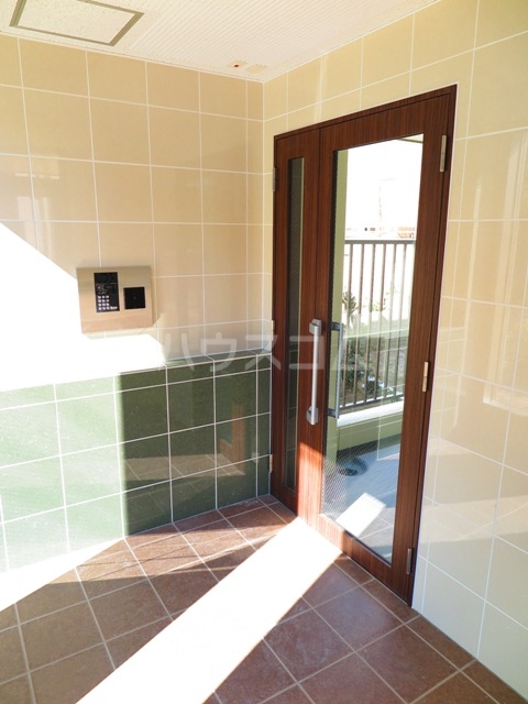 22/29 エントランス