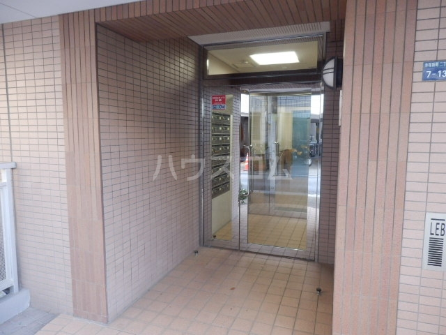 21/25 エントランス