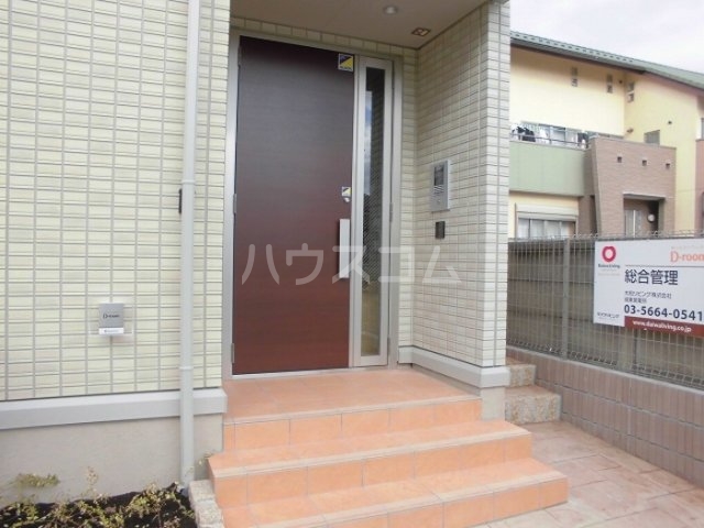 16/26 エントランス