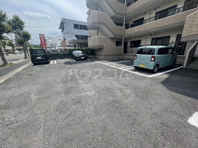 17/25 駐車場