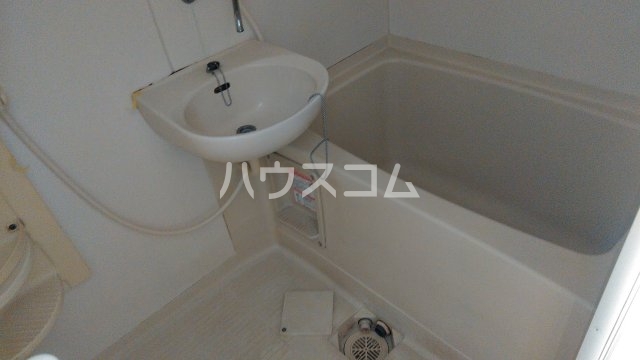 14/25 浴室