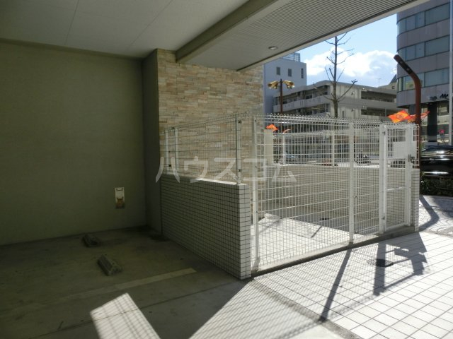 21/27 エントランス