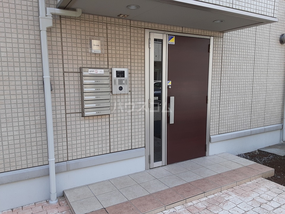 16/22 エントランス