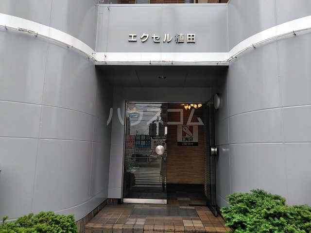 27/30 エントランス