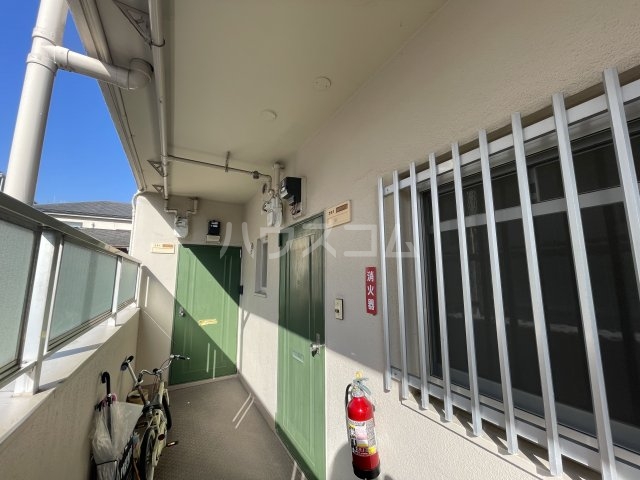 28/30 エントランス