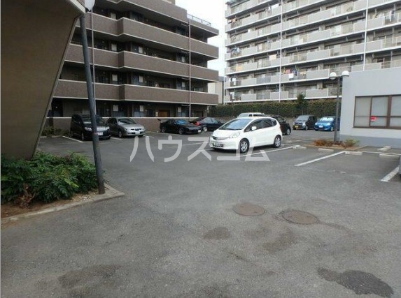 22/30 駐車場