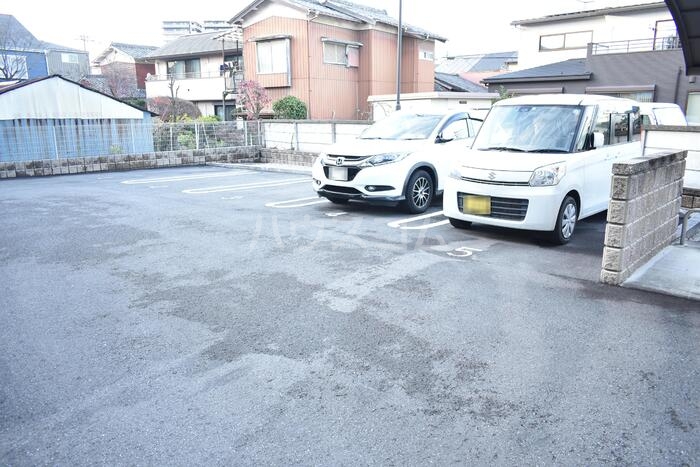18/19 駐車場