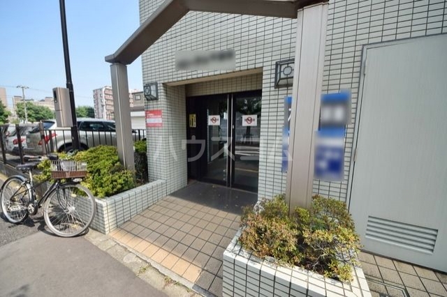 14/19 エントランス