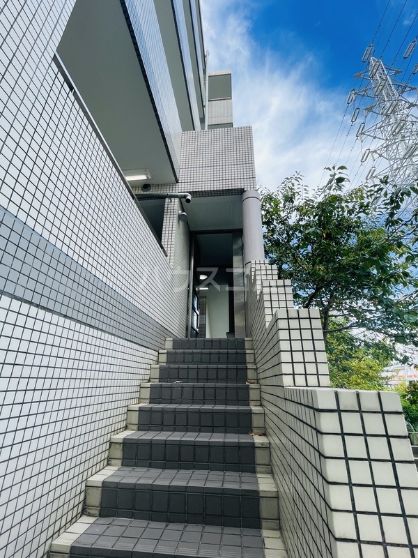 16/18 エントランス