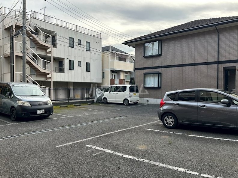 26/30 駐車場