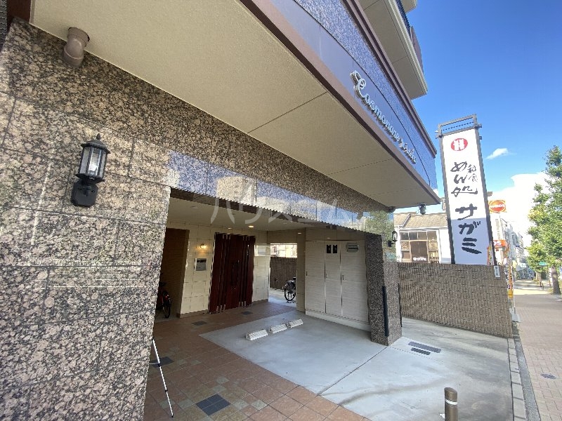 21/29 エントランス