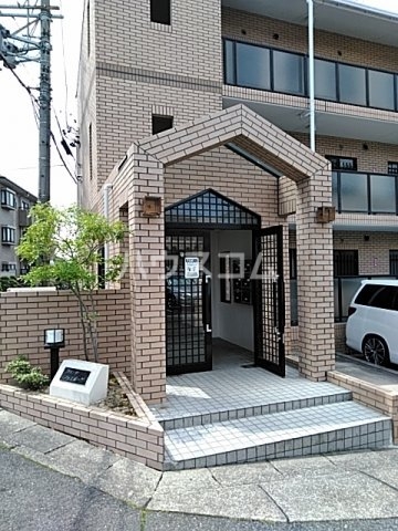 16/21 エントランス