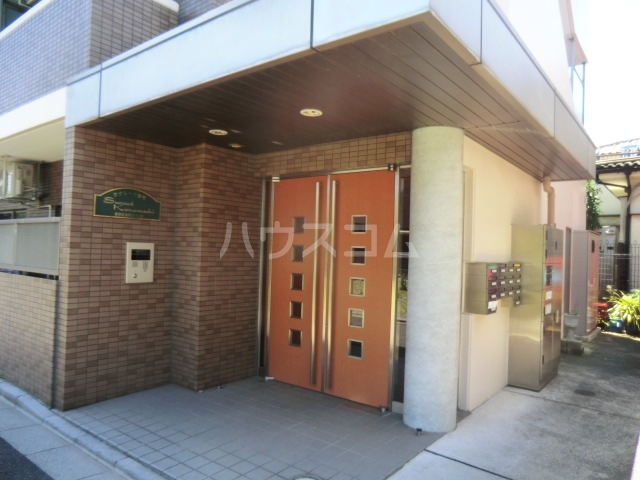 25/30 エントランス