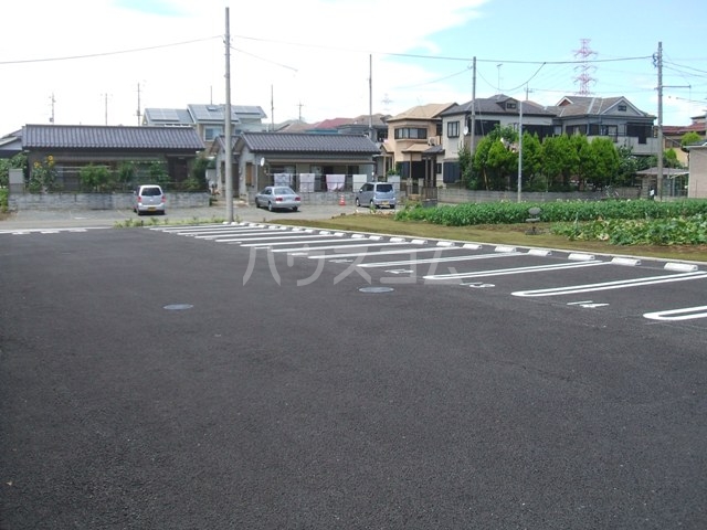 27/30 駐車場
