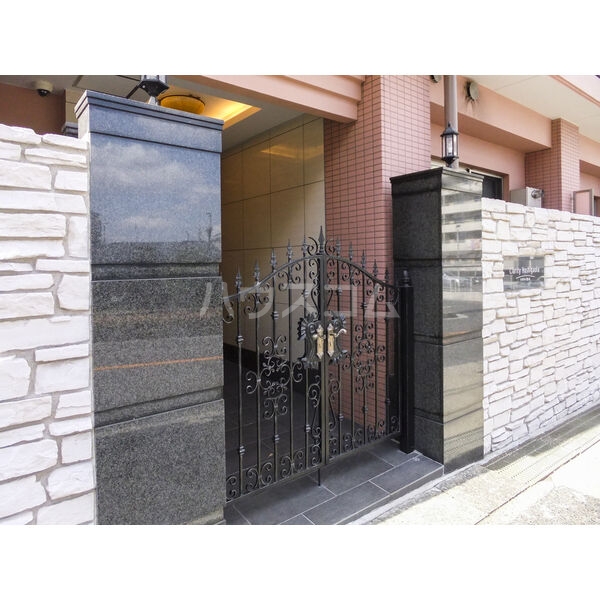 16/22 エントランス