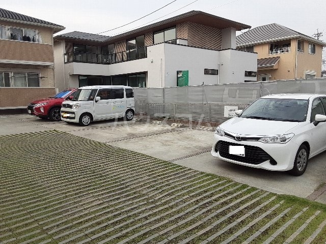 16/23 駐車場