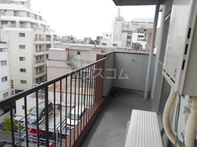 20/27 バルコニー