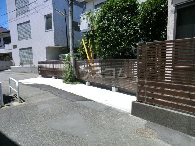 21/29 エントランス