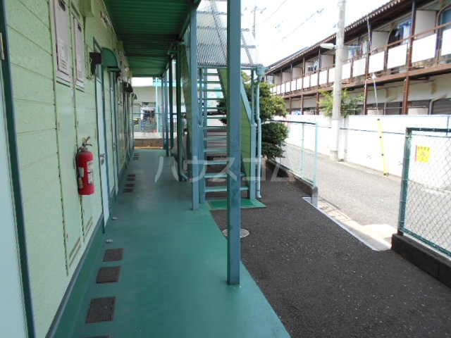22/30 エントランス