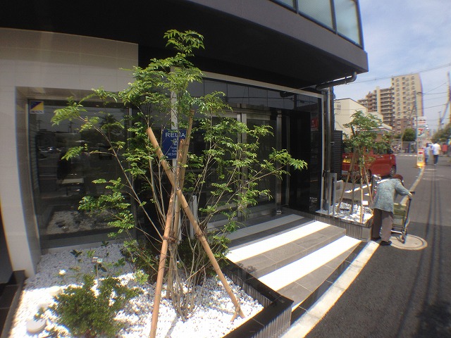 22/30 エントランス