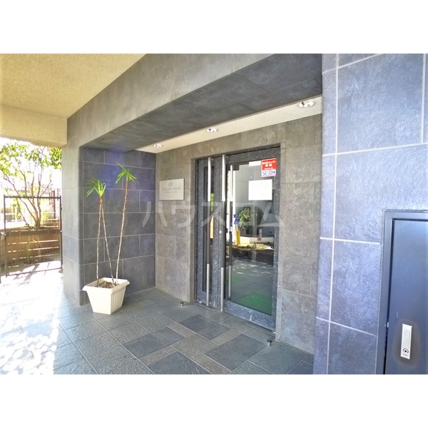 15/26 エントランス