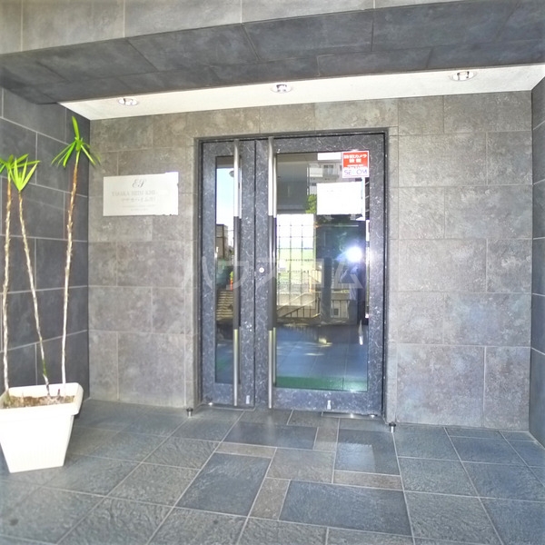 16/26 エントランス