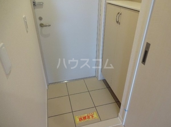 13/27 玄関