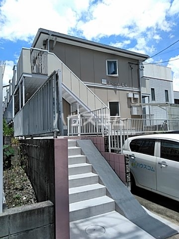 22/30 エントランス