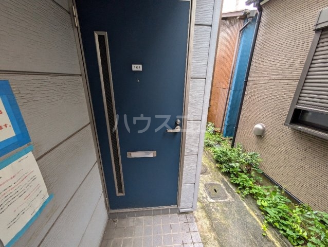 17/27 エントランス