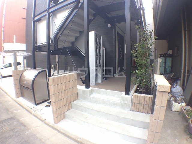 22/24 エントランス