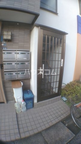 25/26 エントランス