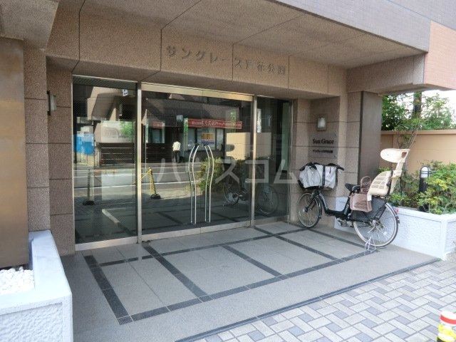 18/25 エントランス