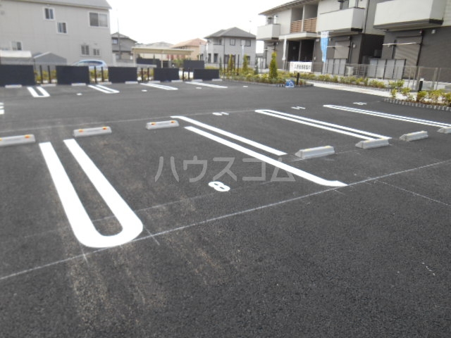15/17 駐車場