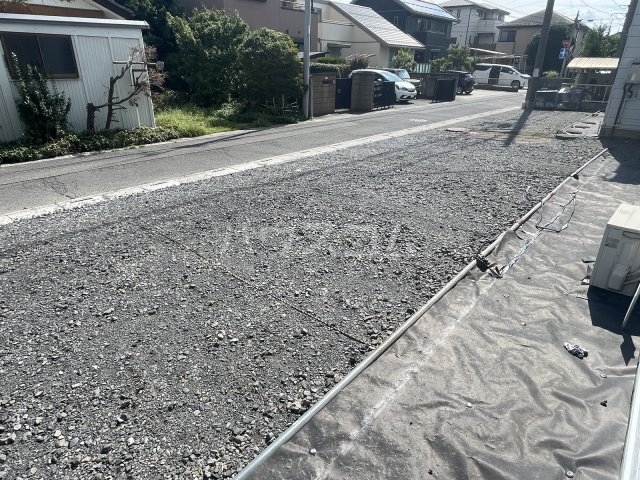 18/27 駐車場