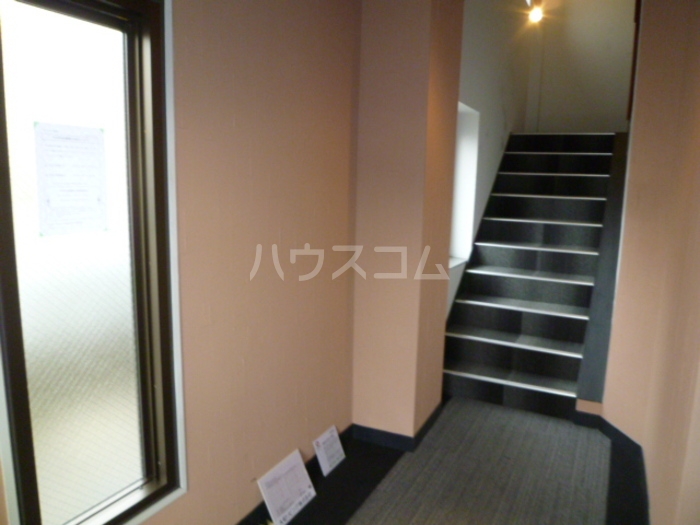 22/28 エントランス