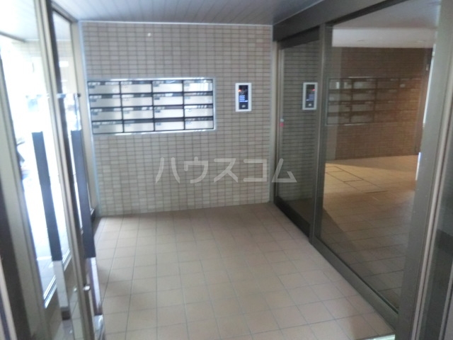 2/5 エントランス