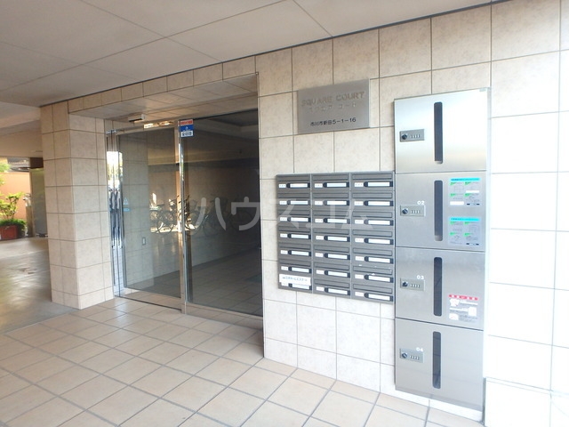 28/30 エントランス