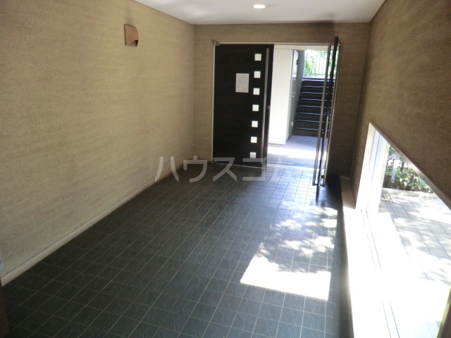 2/3 エントランス