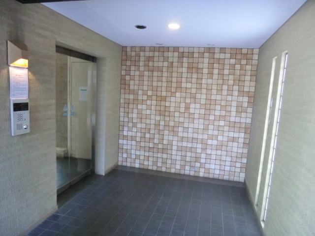 22/30 エントランス