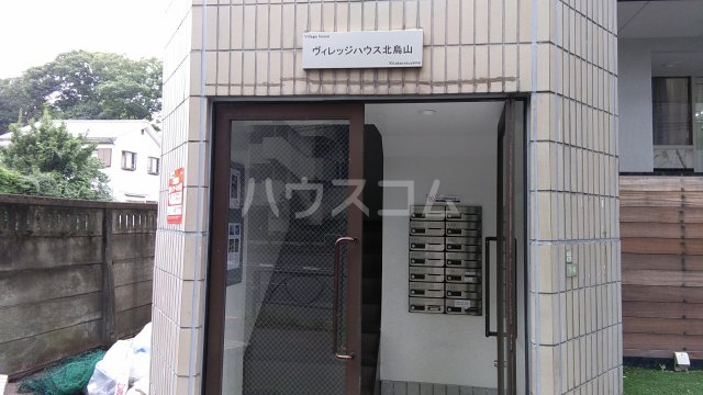 25/27 エントランス