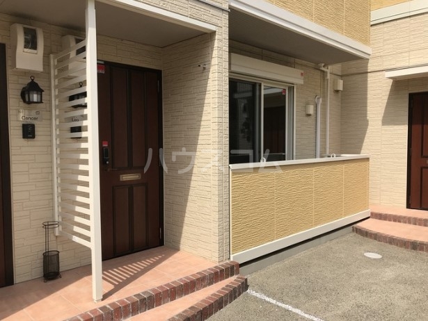 23/30 エントランス