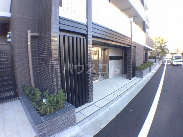 22/30 エントランス