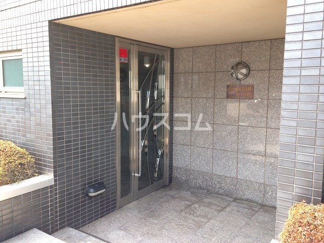 19/26 エントランス