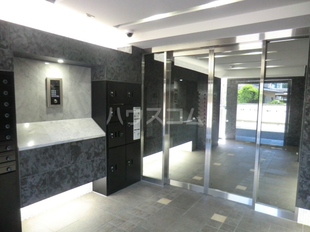 21/29 エントランス