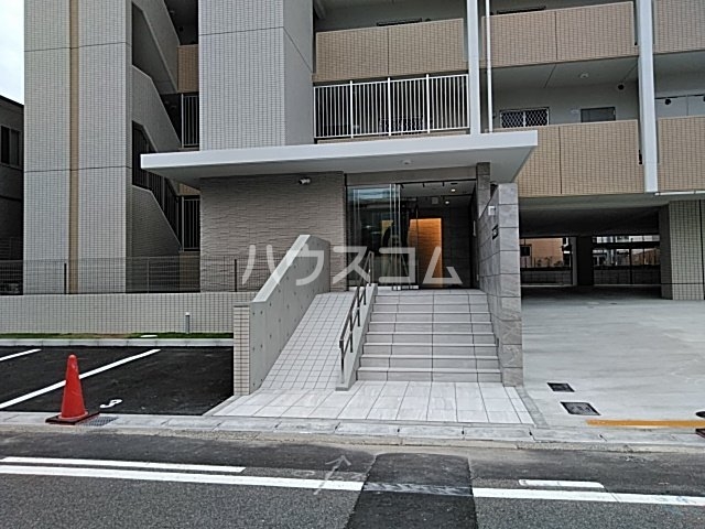 25/30 エントランス