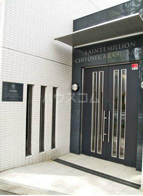 23/30 エントランス