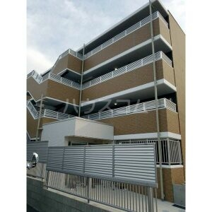 16/21 エントランス