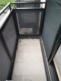 13/22 バルコニー