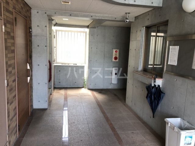 22/29 エントランス