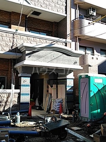 15/23 エントランス